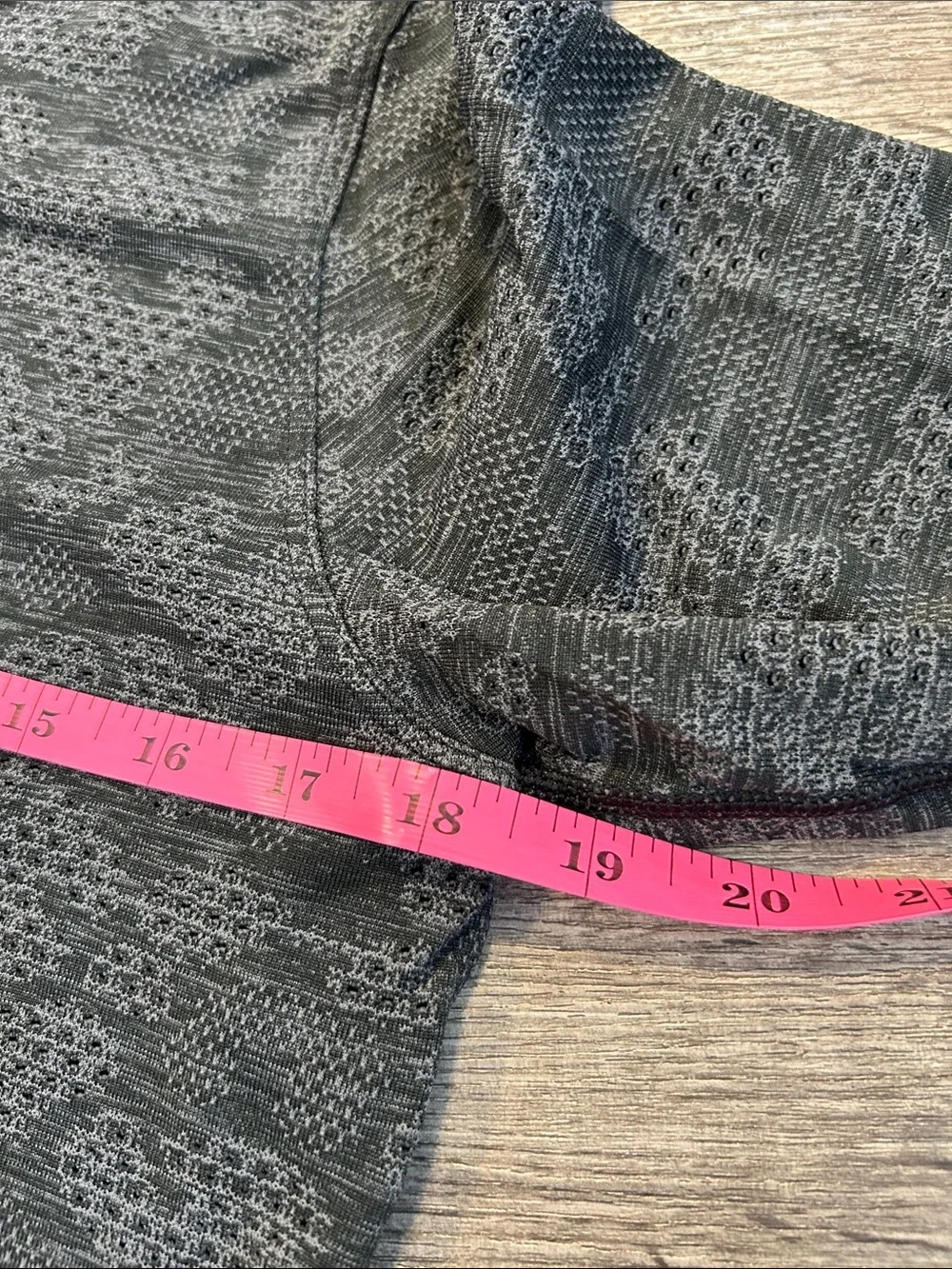 Lululemon Swiftly Tech Long Sleeve Crew Neck Top Gray Camo Size 8